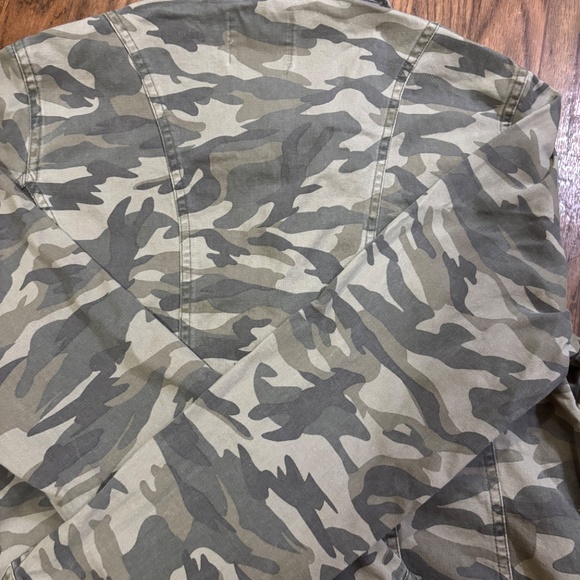 Camo Style Zip Up Jacket for Woman * Size XL - Picture 2 of 5